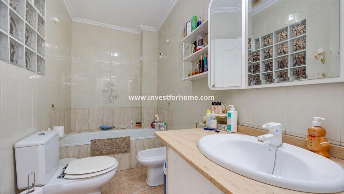 Sale - Apartment - Torrevieja - Centro