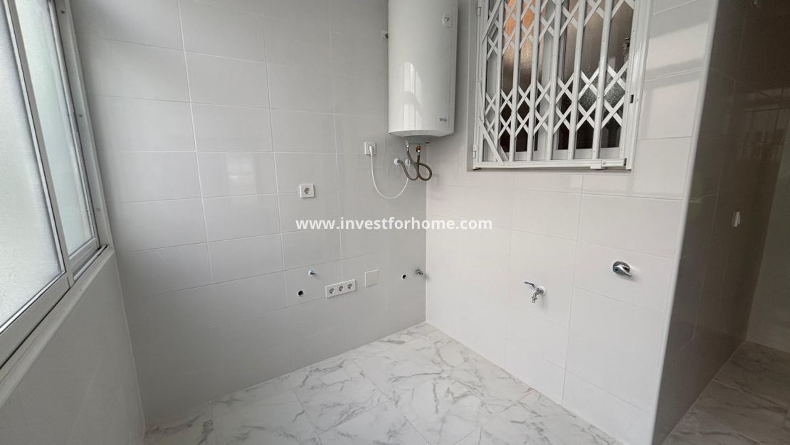 Sale - Apartment - Torrevieja - Centro
