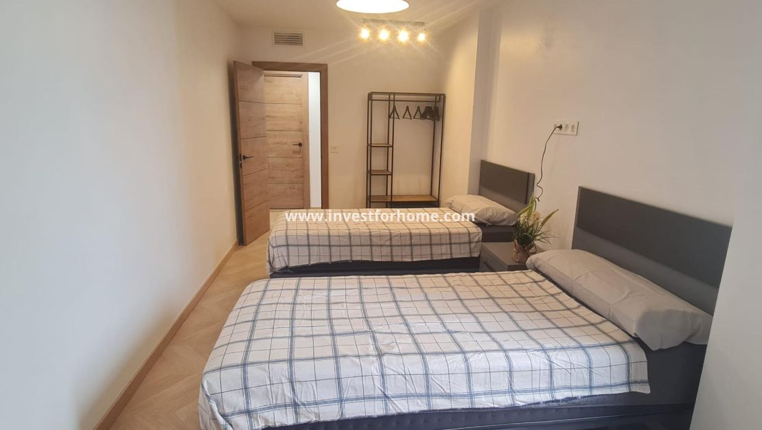 Sale - Apartment - Torrevieja - Centro