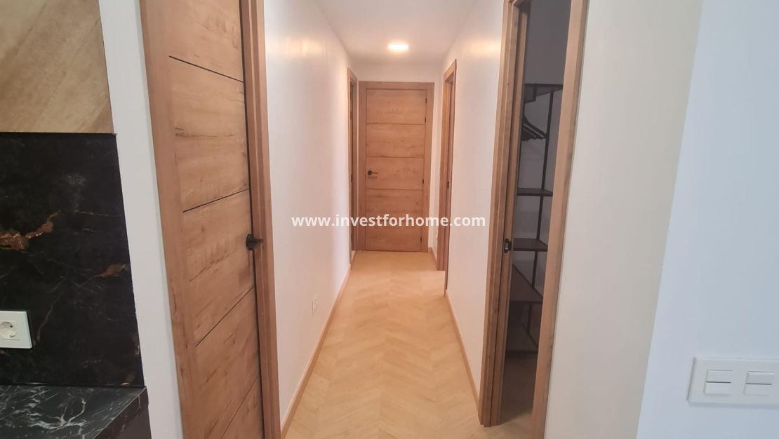 Sale - Apartment - Torrevieja - Centro