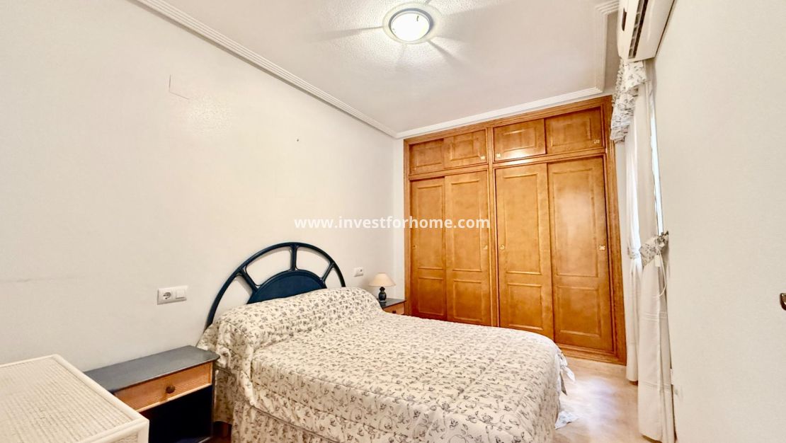 Sale - Apartment - Torrevieja - Centro