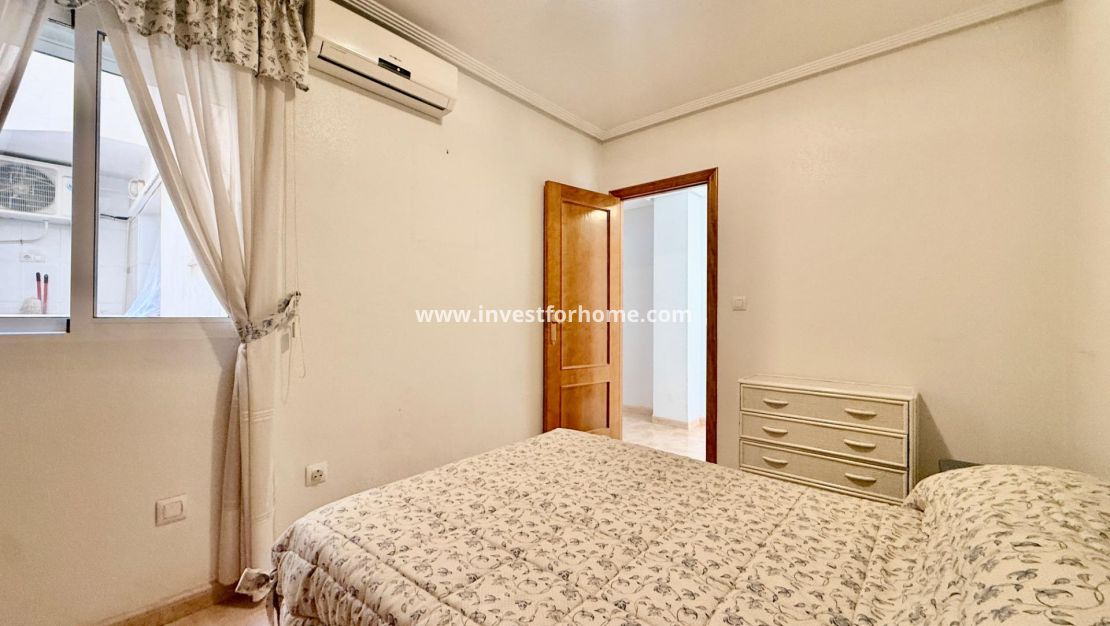 Sale - Apartment - Torrevieja - Centro