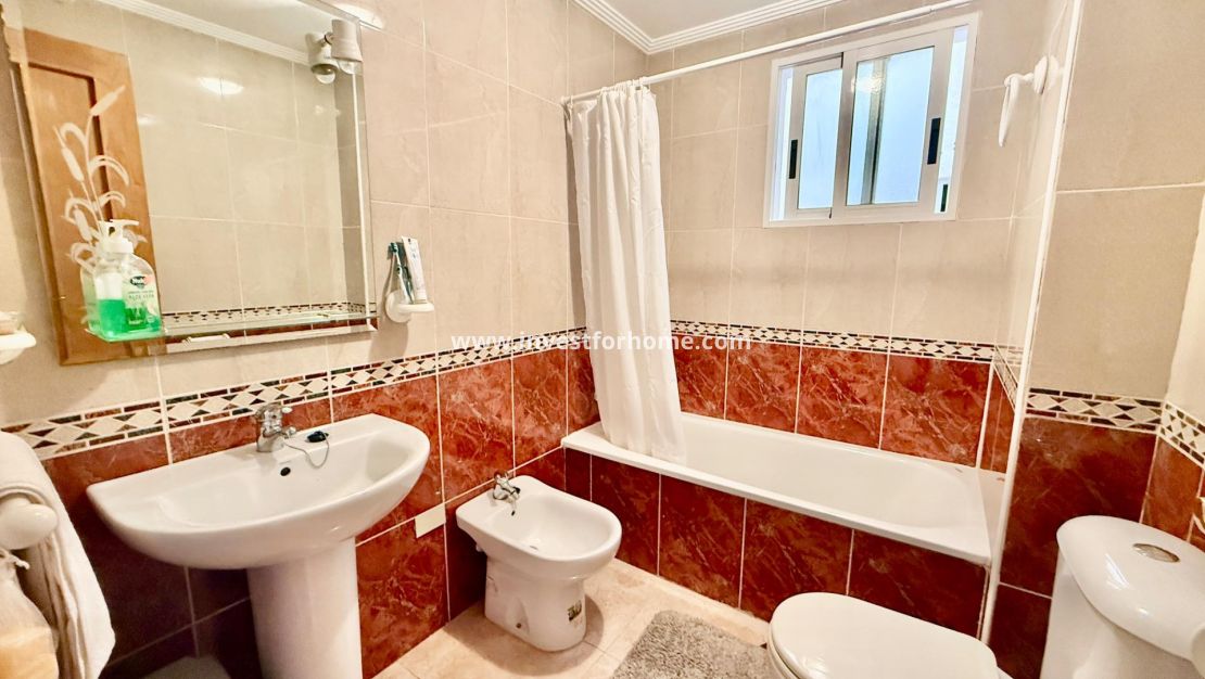 Sale - Apartment - Torrevieja - Centro