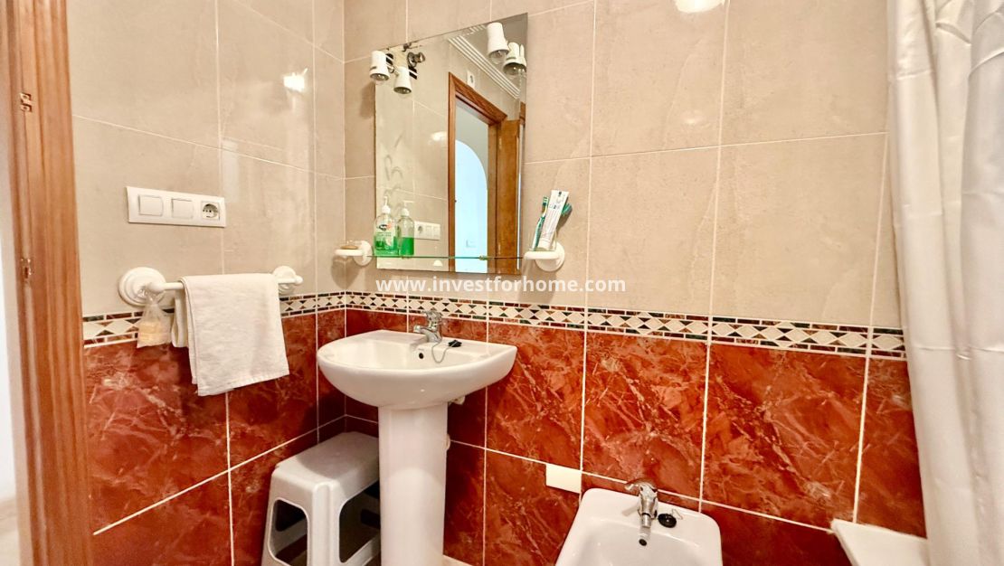 Sale - Apartment - Torrevieja - Centro