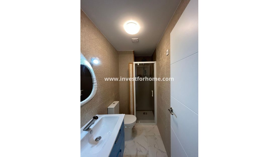 Sale - Apartment - Torrevieja - Centro