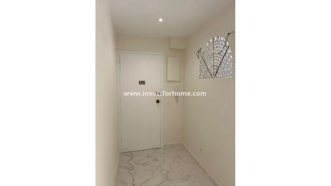 Sale - Apartment - Torrevieja - Centro