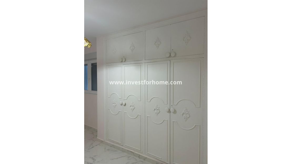 Sale - Apartment - Torrevieja - Centro