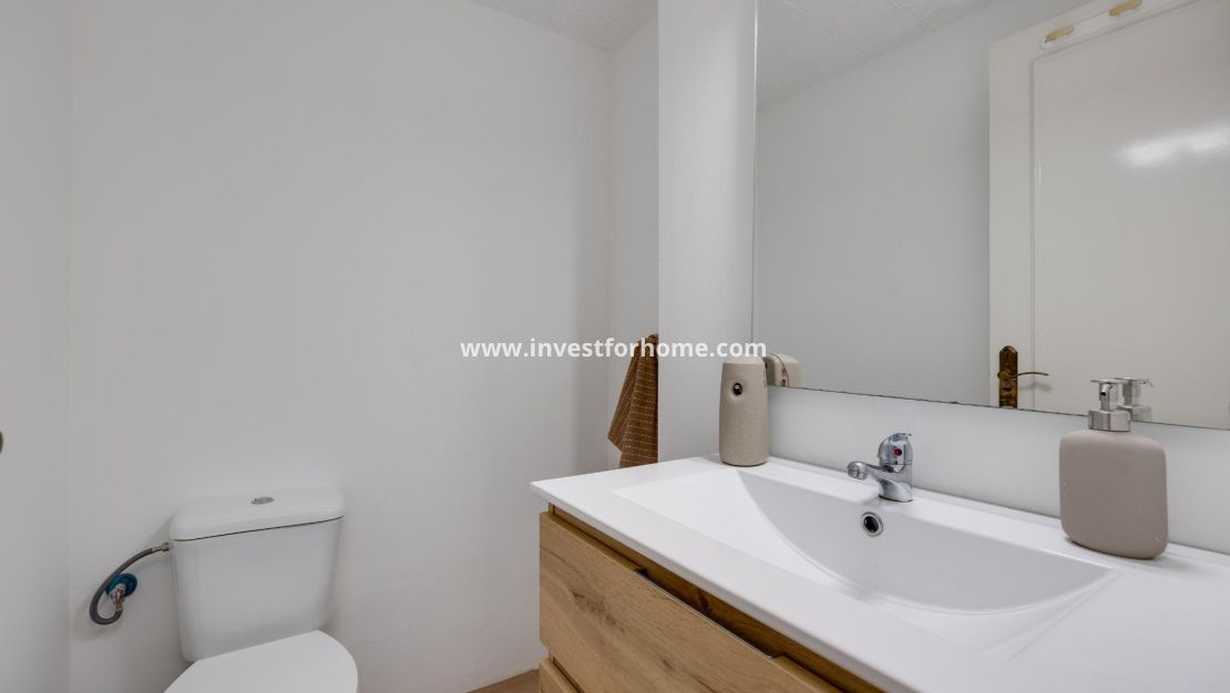 Sale - Apartment - Torrevieja - Centro