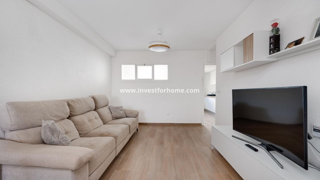 Sale - Apartment - Torrevieja - Centro