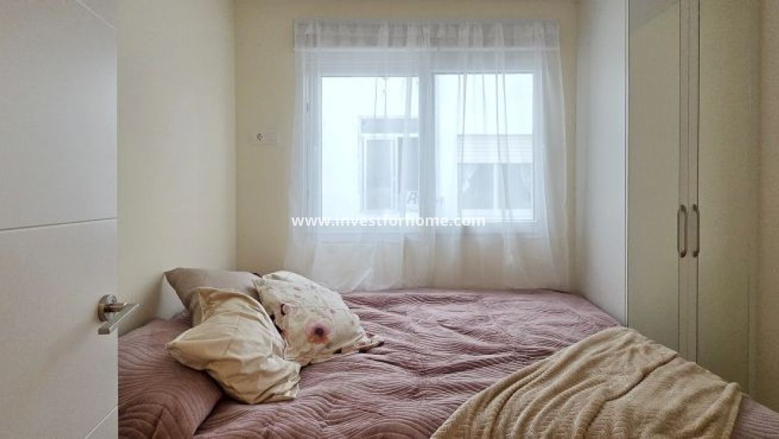 Sale - Apartment - Torrevieja - Centro