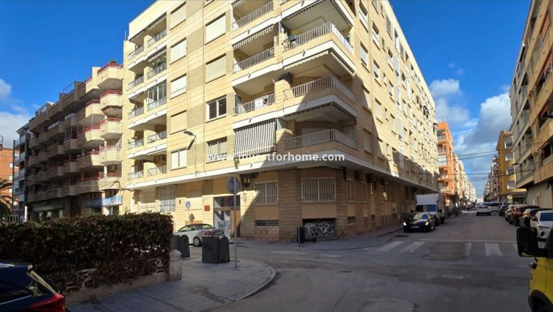 Sale - Apartment - Torrevieja - Centro