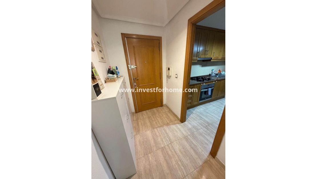 Sale - Apartment - Torrevieja - Centro