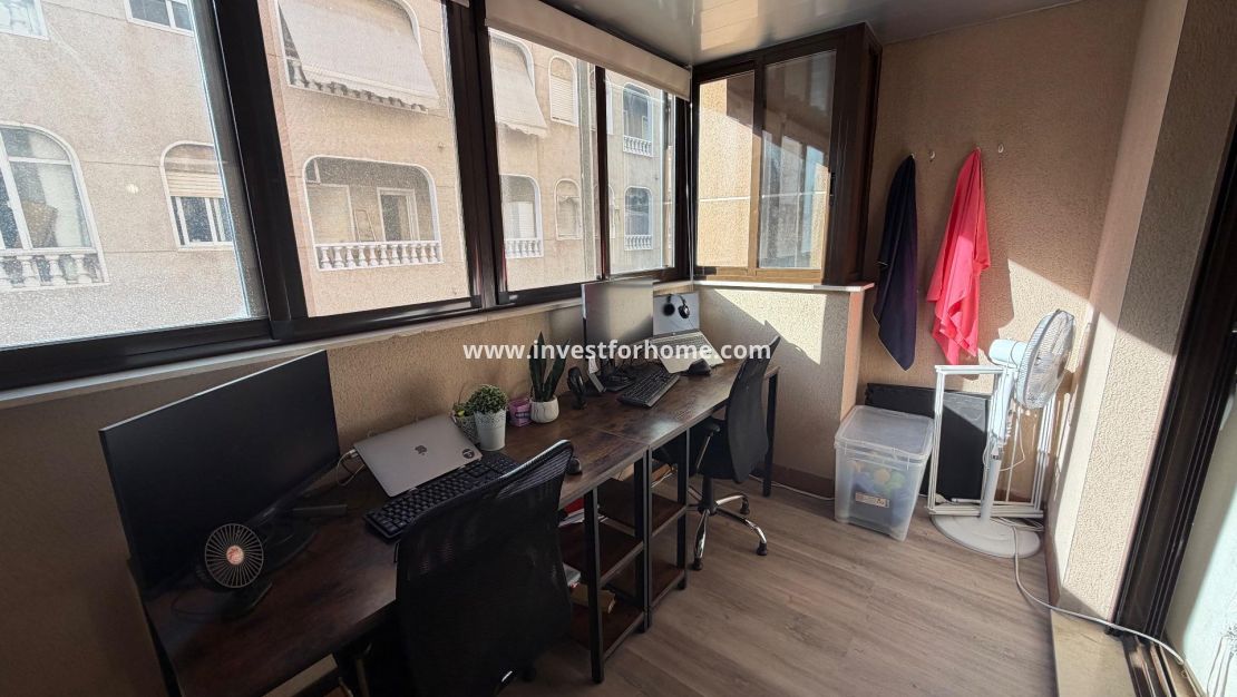 Sale - Apartment - Torrevieja - Centro