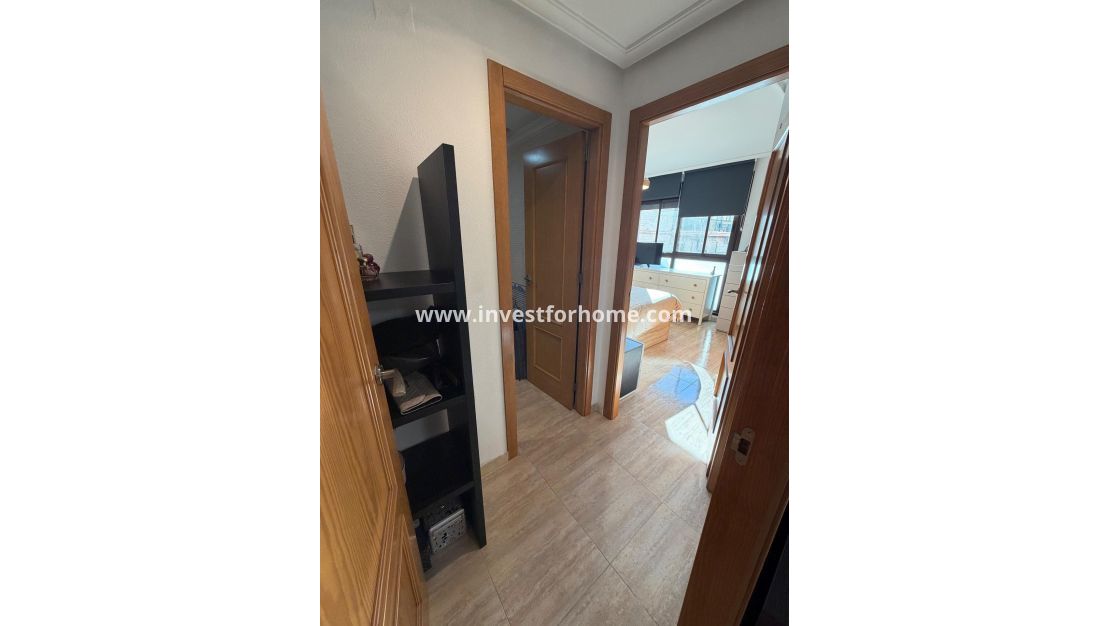 Sale - Apartment - Torrevieja - Centro