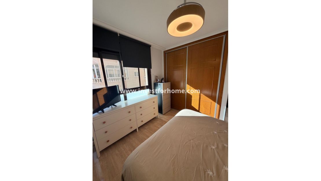Sale - Apartment - Torrevieja - Centro