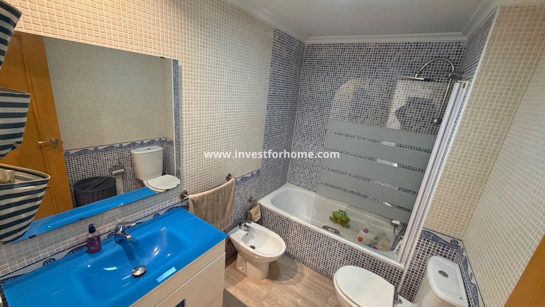 Sale - Apartment - Torrevieja - Centro