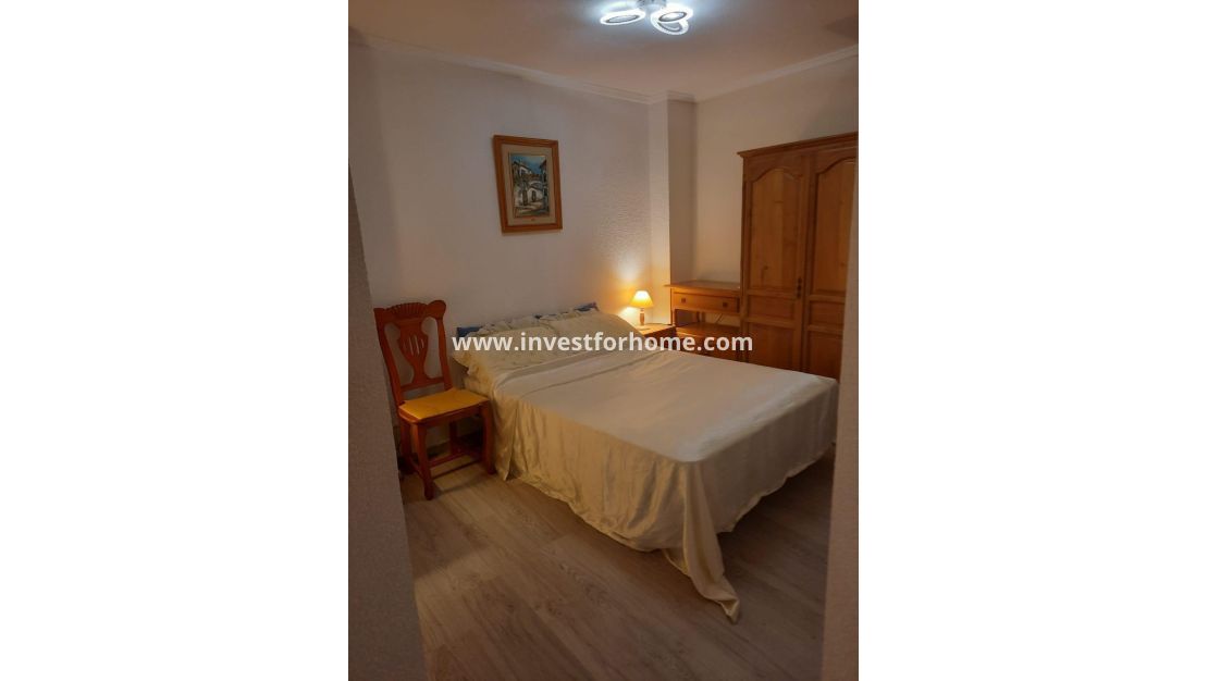 Sale - Apartment - Torrevieja - Centro