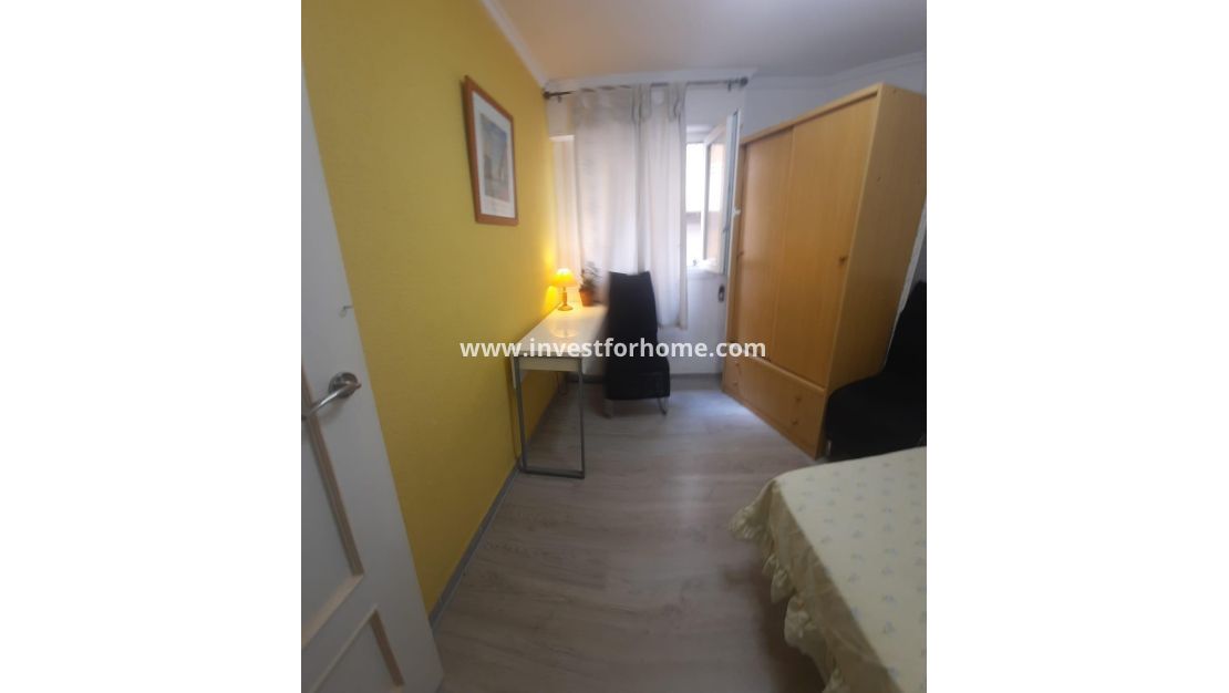 Sale - Apartment - Torrevieja - Centro