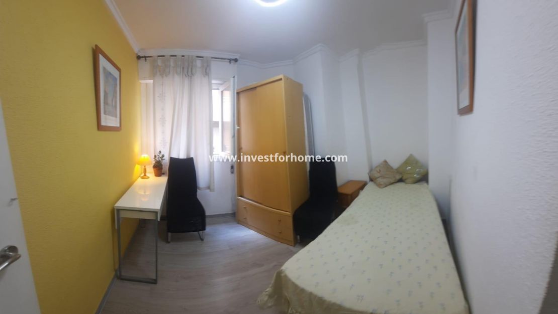Sale - Apartment - Torrevieja - Centro