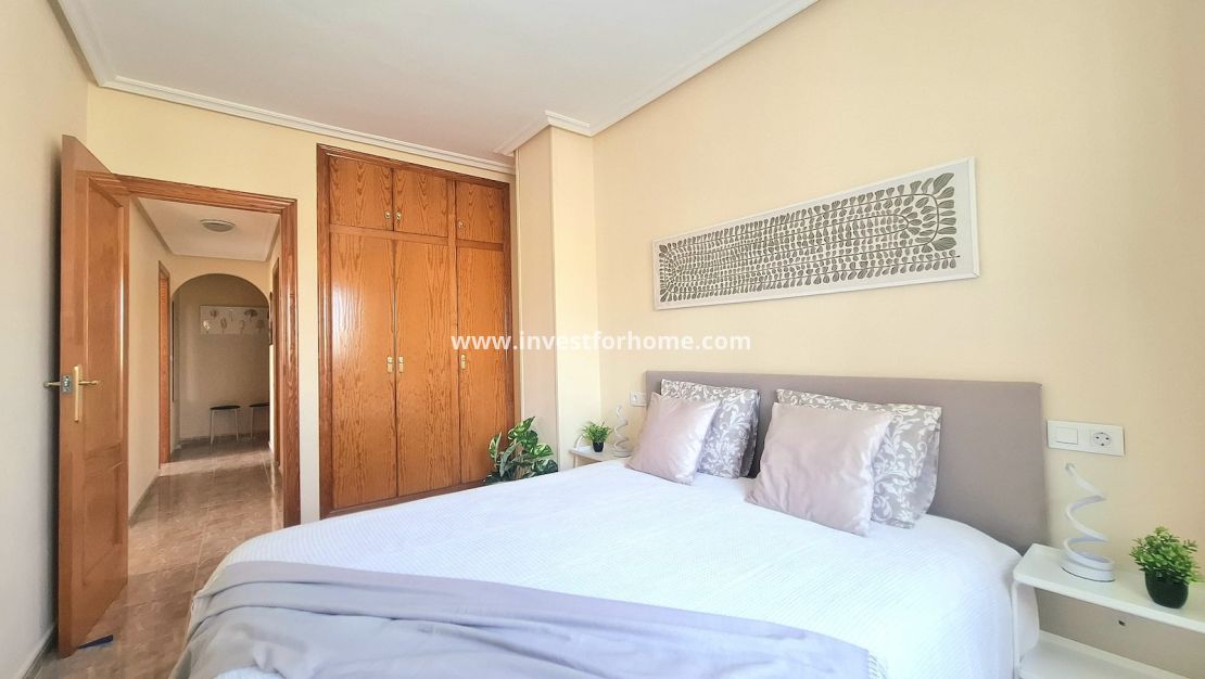 Sale - Apartment - Torrevieja - Centro