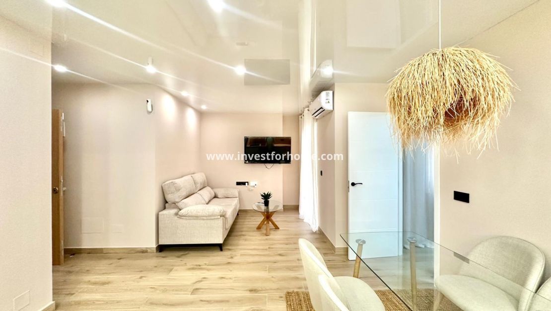 Sale - Apartment - Torrevieja - Centro