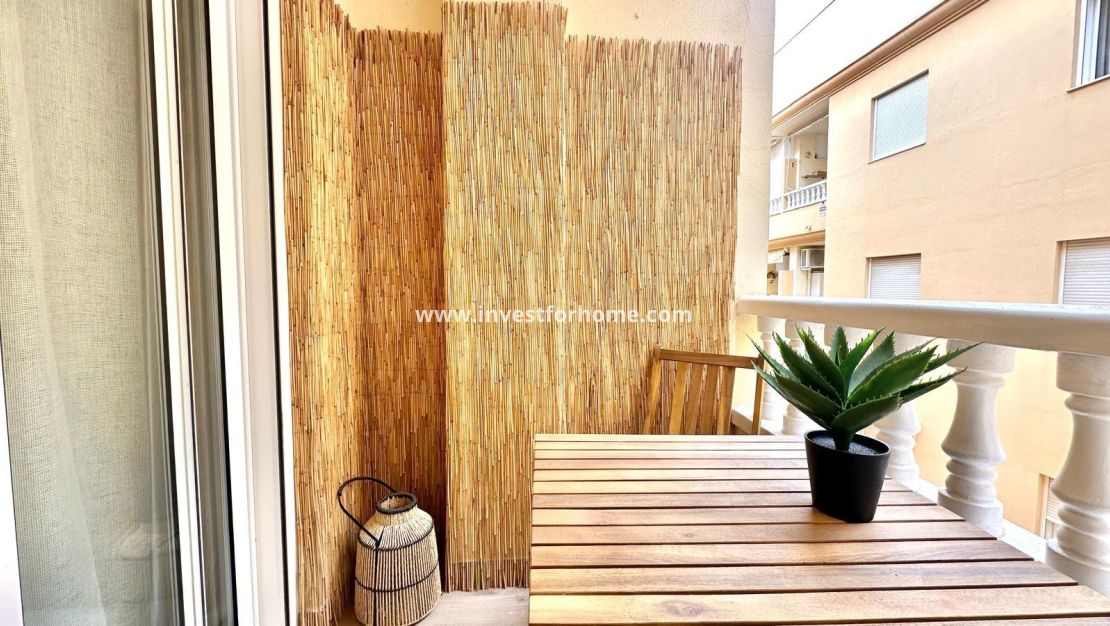 Sale - Apartment - Torrevieja - Centro