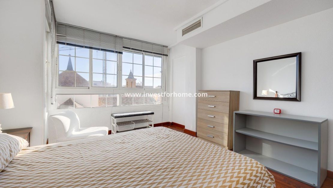 Sale - Apartment - Torrevieja - Centro