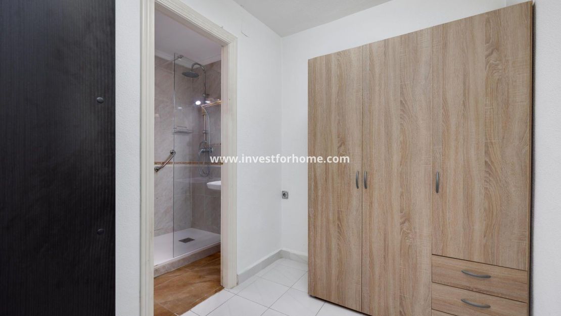 Sale - Apartment - Torrevieja - Centro