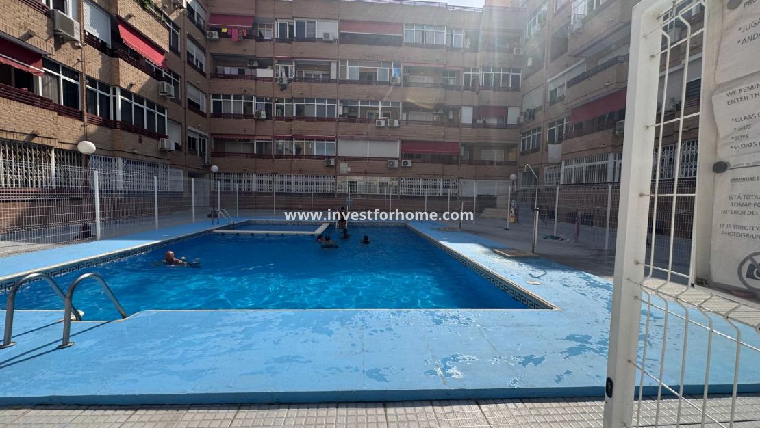 Sale - Apartment - Torrevieja - Centro