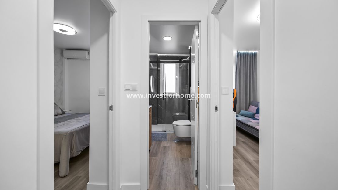 Sale - Apartment - Torrevieja - Centro