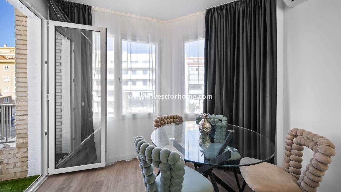 Sale - Apartment - Torrevieja - Centro