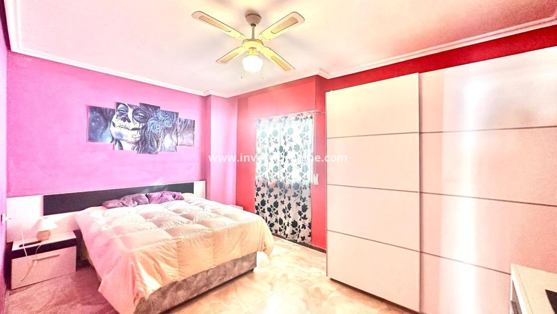 Sale - Apartment - Torrevieja - Centro