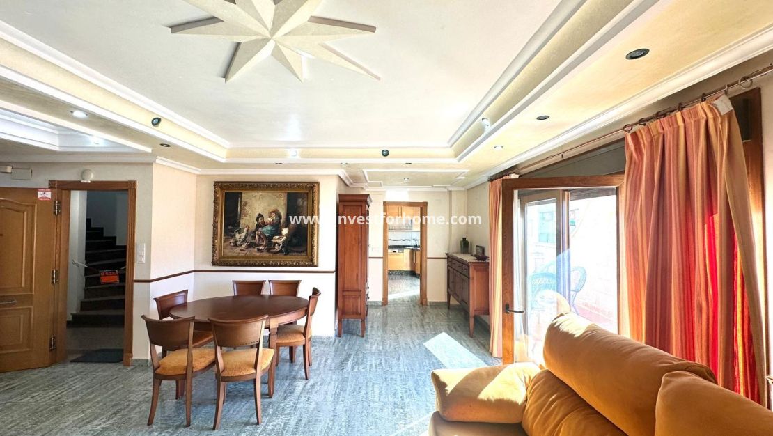 Sale - Apartment - Torrevieja - Centro