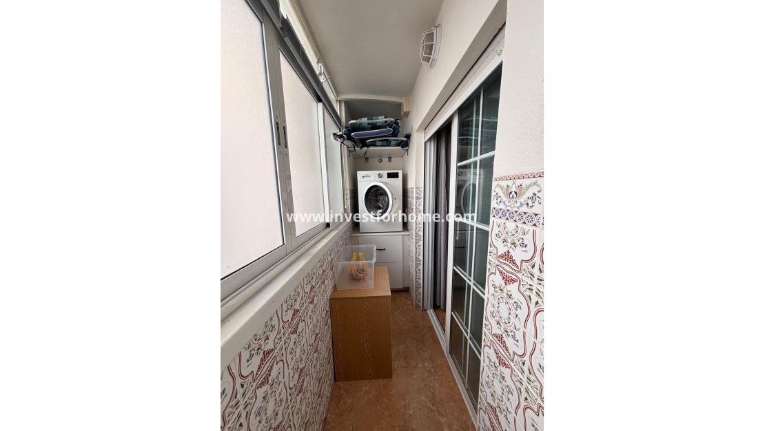 Sale - Apartment - Torrevieja - Centro