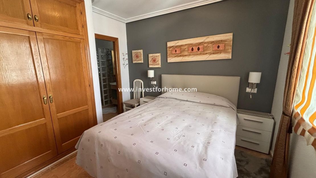 Sale - Apartment - Torrevieja - Centro