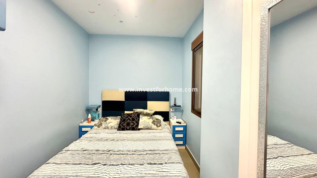 Sale - Apartment - Torrevieja - Centro