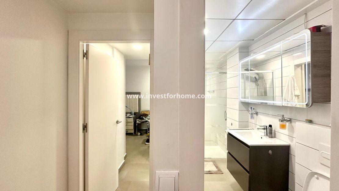 Sale - Apartment - Torrevieja - Centro