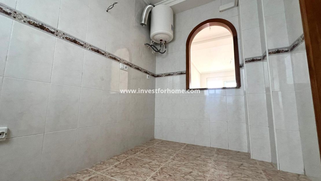 Sale - Apartment - Torrevieja - Centro