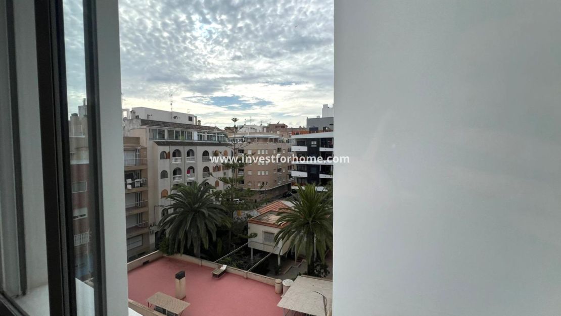 Sale - Apartment - Torrevieja - Centro