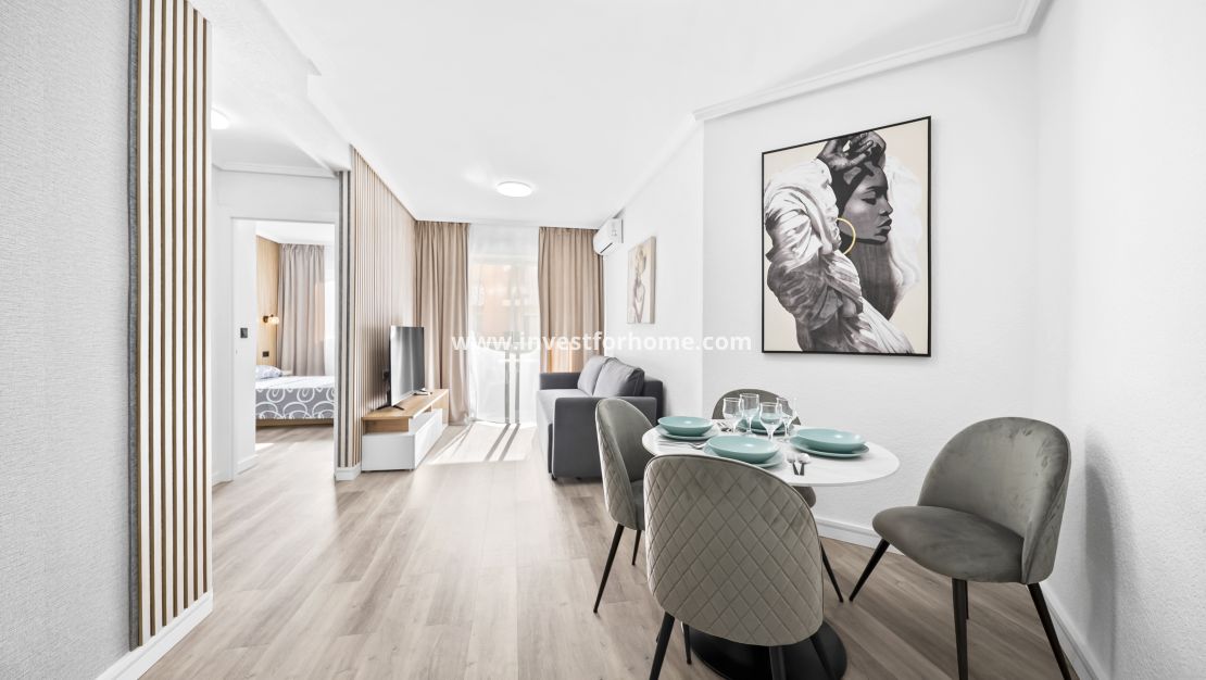 Sale - Apartment - Torrevieja - Centro