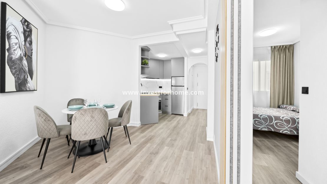 Sale - Apartment - Torrevieja - Centro