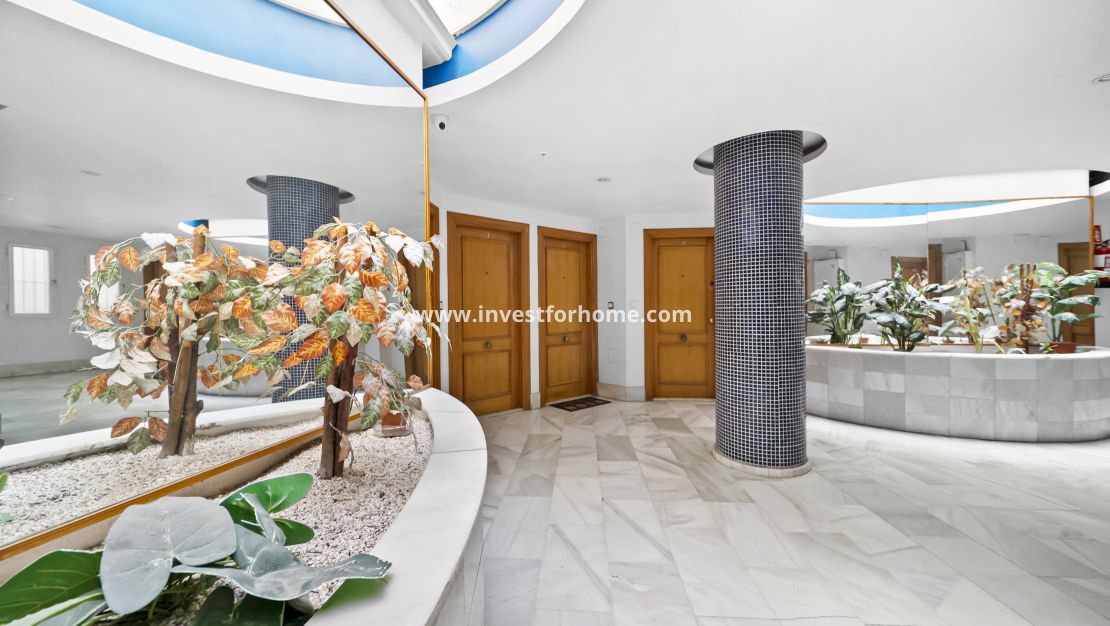 Sale - Apartment - Torrevieja - Centro