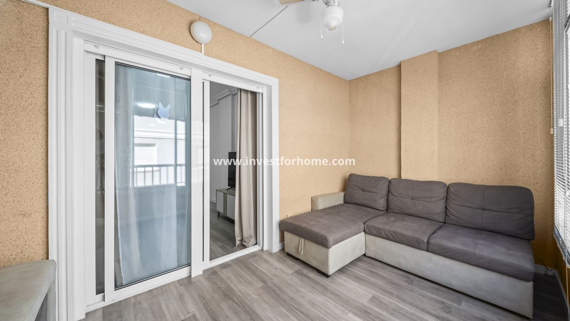 Sale - Apartment - Torrevieja - Centro