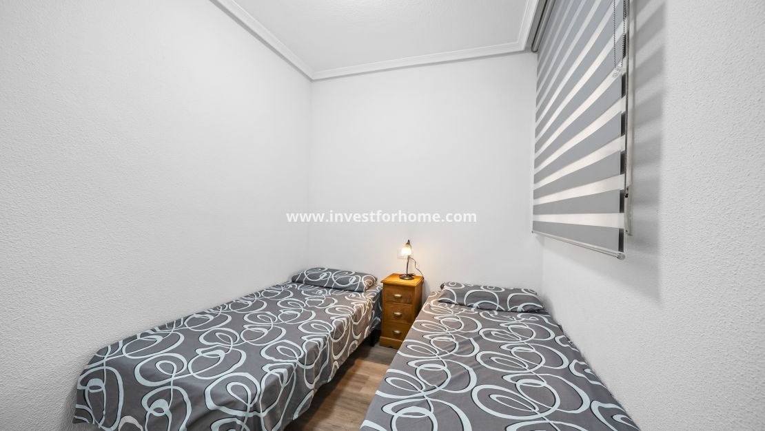 Sale - Apartment - Torrevieja - Centro