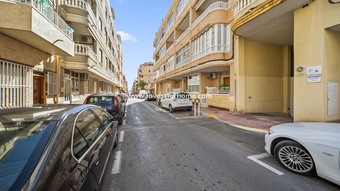 Sale - Apartment - Torrevieja - Centro