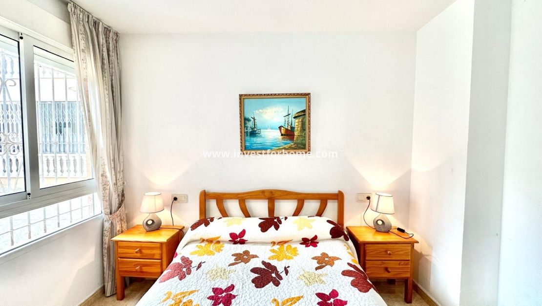 Sale - Apartment - Torrevieja - Centro