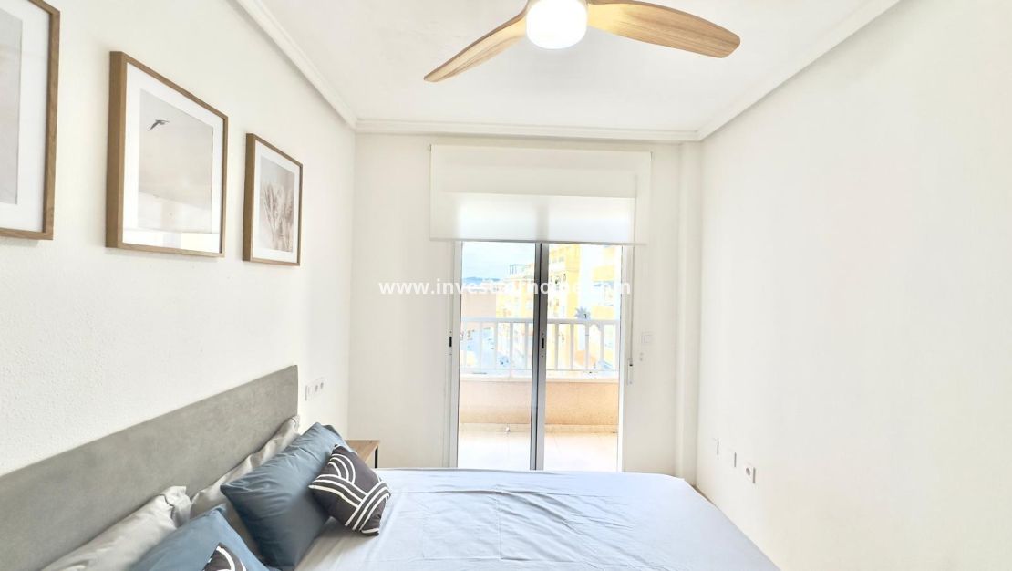 Sale - Apartment - Torrevieja - Centro