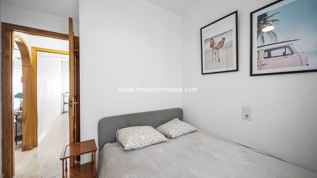 Sale - Apartment - Torrevieja - Centro