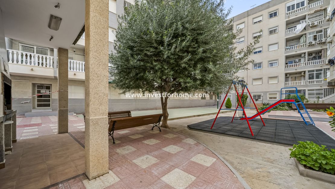Sale - Apartment - Torrevieja - Centro