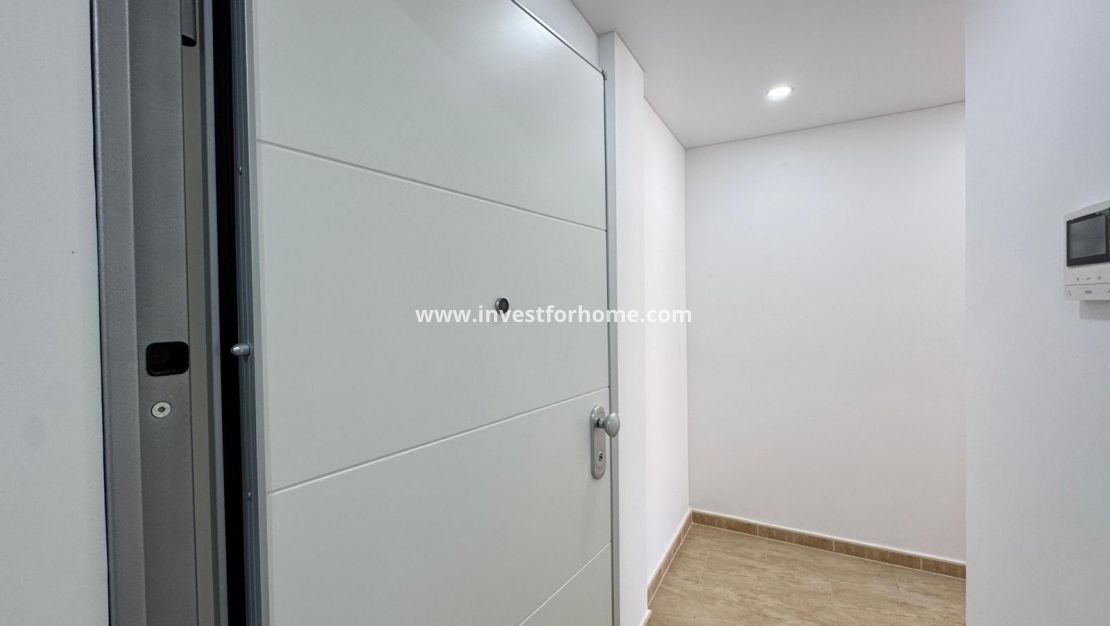 Sale - Apartment - Torrevieja - Centro